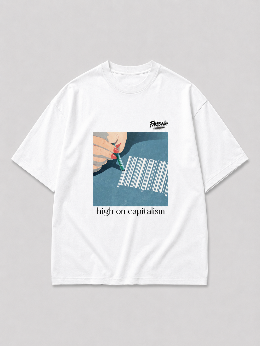 Wit oversized HIGH ON CAPITALISM T-shirt van FAKESNIFF, print 'high on capitalism': een hand trekt met een stift lijnen uit een barcode